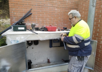 Petrer avanza en la seguridad y sanidad de sus parques municipales con la instalación de equipos de cloración en los lagos ornamentales