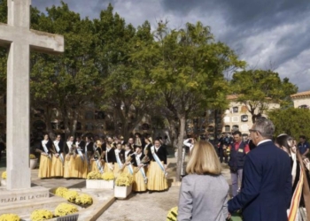 Benidorm rinde homenaje a los vecinos fallecidos en el último año