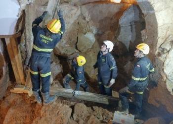 Los Bomberos apuntalan las Bodegas Subterráneas tras los daños por la DANA