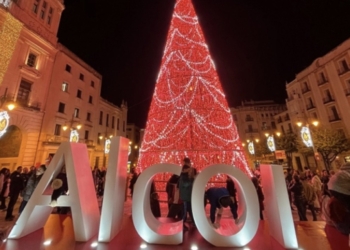Un Alcoi en gran tamaño es la principal novedad en la decoración navideña de este año