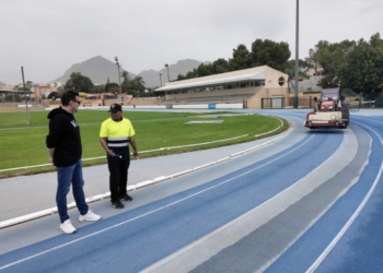 A partir del lunes vuelve a estar operativa la pista de atletismo municipal de l’Alfàs