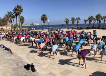 Cerca de 400 mayores se dan cita en la costa para promover el envejecimiento activo