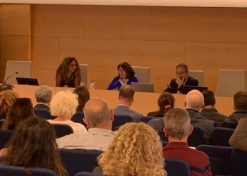 Amparo Navarro propone un plan específico de financiación de infraestructuras para la renovación de los edificios de la UA