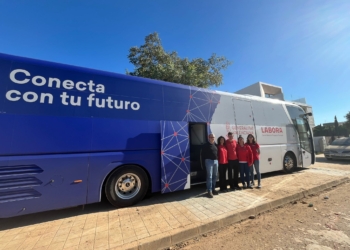 Labora desplaza seis oficinas móviles a la zona afectada por la Dana para atender a personas desempleadas y empresas