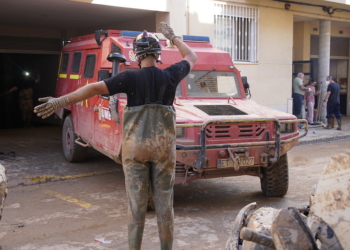 «¡Espabila, actúa, la gente depende de ti!»