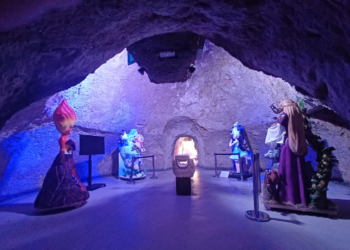 Aguas de Alicante celebra la Navidad con música, teatro y fotografías