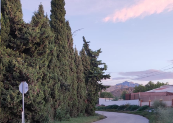 La urbanización El Pozo de San Antonio reclama mejores accesos