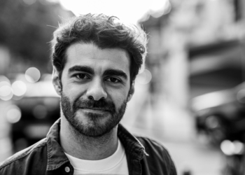 «Disfruto poniendo la palabra en escena»