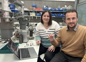 Investigadores de la UA desarrollan un nuevo material que aumenta en un 600 % la capacidad de eliminar el calor en dispositivos electrónicos