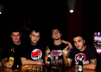 «Empezamos tocando covers de Green Day»