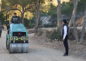 Benidorm mejora y acondiciona los senderos del parque urbano El Moralet