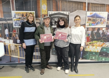 El Mercado Municipal de San Francisco entrega los cheques regalo del sorteo de Navidad