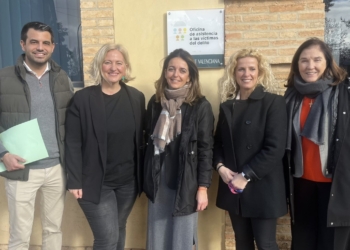 Nuria Martínez, visita el Juzgado de Paz y la Oficina de Atención a las Víctimas del Delito de Utiel