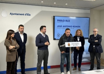 El Ayuntamiento presenta a Nino como nuevo embajador para potenciar el deporte en Elche