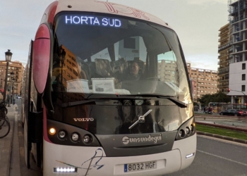 Los autobuses habilitados por la Generalitat para trabajadores de áreas industriales dañadas por la riada han permitido más de 9.700 desplazamientos