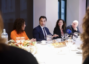 Torrevieja muestra su nueva oferta turística en Madrid en un desayuno con prensa especializada como antesala de FITUR