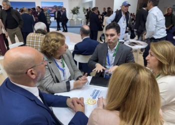 Encuentro de trabajo en Fitur con la empresa responsable de implantar la Smart Office en l’Alfàs