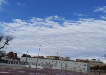 Deporte mejora la iluminación de las pistas de los colegios Ruperto Chapí,  Príncipe Don Juan Manuel y La Celada