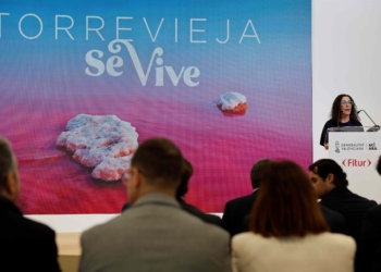 Presentada en Fitur la campaña ‘Torrevieja se vive’