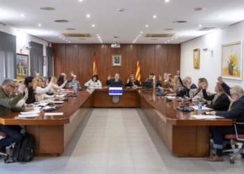 L’Alfàs aprueba la contratación del servicio de limpieza de dependencias municipales y centros docentes