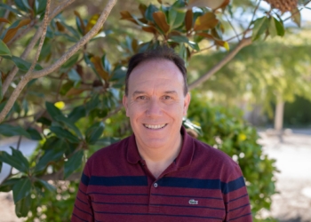 «Me cuesta poner título a mis libros»