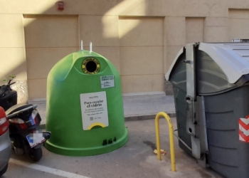 Limpieza Viaria y Ecovidrio amplían la campaña “Ecobarrios” para fomentar el reciclaje del vidrio en Orihuela