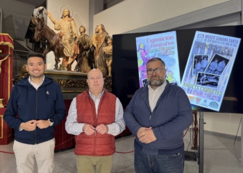 La corporación municipal de Crevillent participa en la exposición “Xiquets i Xiquetes en palma”