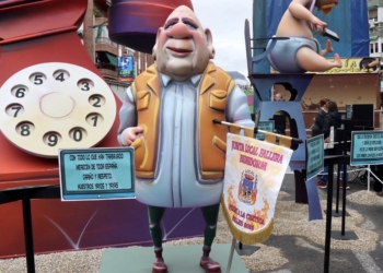 La Falla Els Tolls logra el premio a mejor monumento y a la crítica