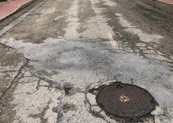 Infraestructuras licita el asfaltado de las calles de Torrezenia en Orihuela Costa
