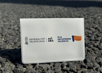 La Generalitat reparte en un mes más de 150.000 tarjetas de transporte gratuito