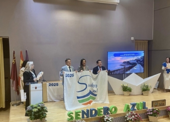 Orihuela Costa premiada con la distinción Sendero Azul 2025