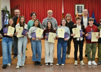 Diez estudiantes de Primaria reciben el reconocimiento a la excelencia académica