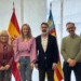 Lucía Díaz Fuster firma el decreto que la acredita como alcaldesa de Fiestas durante las Fiestas Patronales y de Moros y Cristianos