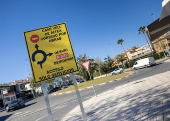 Debido a las obras del Camí Vell d’Altea se ha cortado el vial de salida y sólo podrán acceder residentes