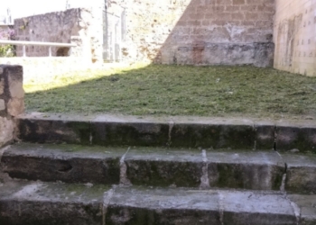 El Ayuntamiento intensifica los trabajos de desbroce en distintas zonas del centro