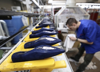 Petrer analiza el posible impacto de los aranceles anunciados por EE.UU. en el tejido empresarial local