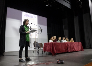 La ADL de l’Alfàs participa en una jornada dirigida al alumnado de ciclos formativos del IES L’Arabí