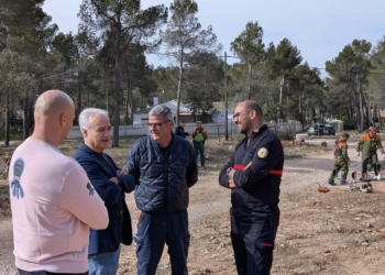 Brigadas forestales del Consorcio Provincial protegen el entorno de las urbanizaciones de Casas de Medina y el Hontanar de Utiel