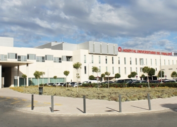 El Hospital Universitario del Vinalopó lanza la tercera edición de “Muévete”, su programa de ejercicio terapéutico al aire libre