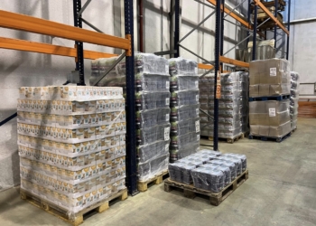 Medio Ambiente entrega cerca de 54.000 kilos de alimentos y suministros para animales a entidades protectoras y particulares afectados por la riada