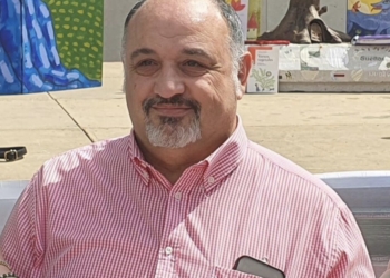 Villena rinde homenaje a la figura solidaria y comprometida de Antonio Ruescas