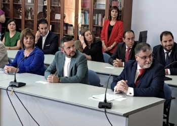 El pleno ordinario concede el Diploma e Insignia a título póstumo al presidente de AMIF, Antonio Ruescas