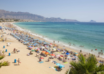 ‘Vive l’Alfàs Saludable’: La playa de l’Albir será un espacio libre de humos