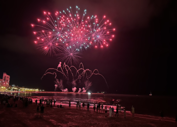 Santa Pola celebrará el inicio de la temporada alta con pirotecnia