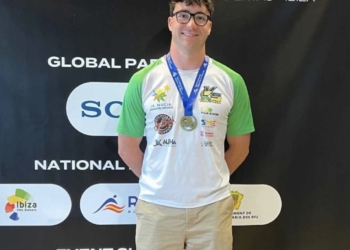 Miguel Bou se proclama campeón del mundo en Aguas Abiertas en Ibiza