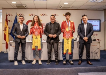La Nucía “luce” en la equipación de la Selección Española de Triatlón Multideporte