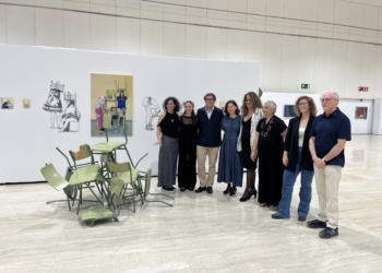 Eva Mauricio gana los EAC 2025 del Instituto Gil-Albert con la instalación de sillas escolares Sentar la cabeza