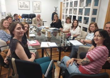 Comienza la instalación de aulas prefabricadas en el CEIP Orba de Alfafar, dañado por la riada