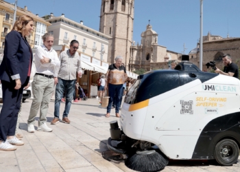 València experimenta con el primer robot de limpieza de las calles, autónomo e inteligente
