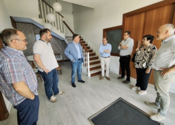 El equipo de Gobierno municipal visita las instalaciones del Grupo Onka en Villena